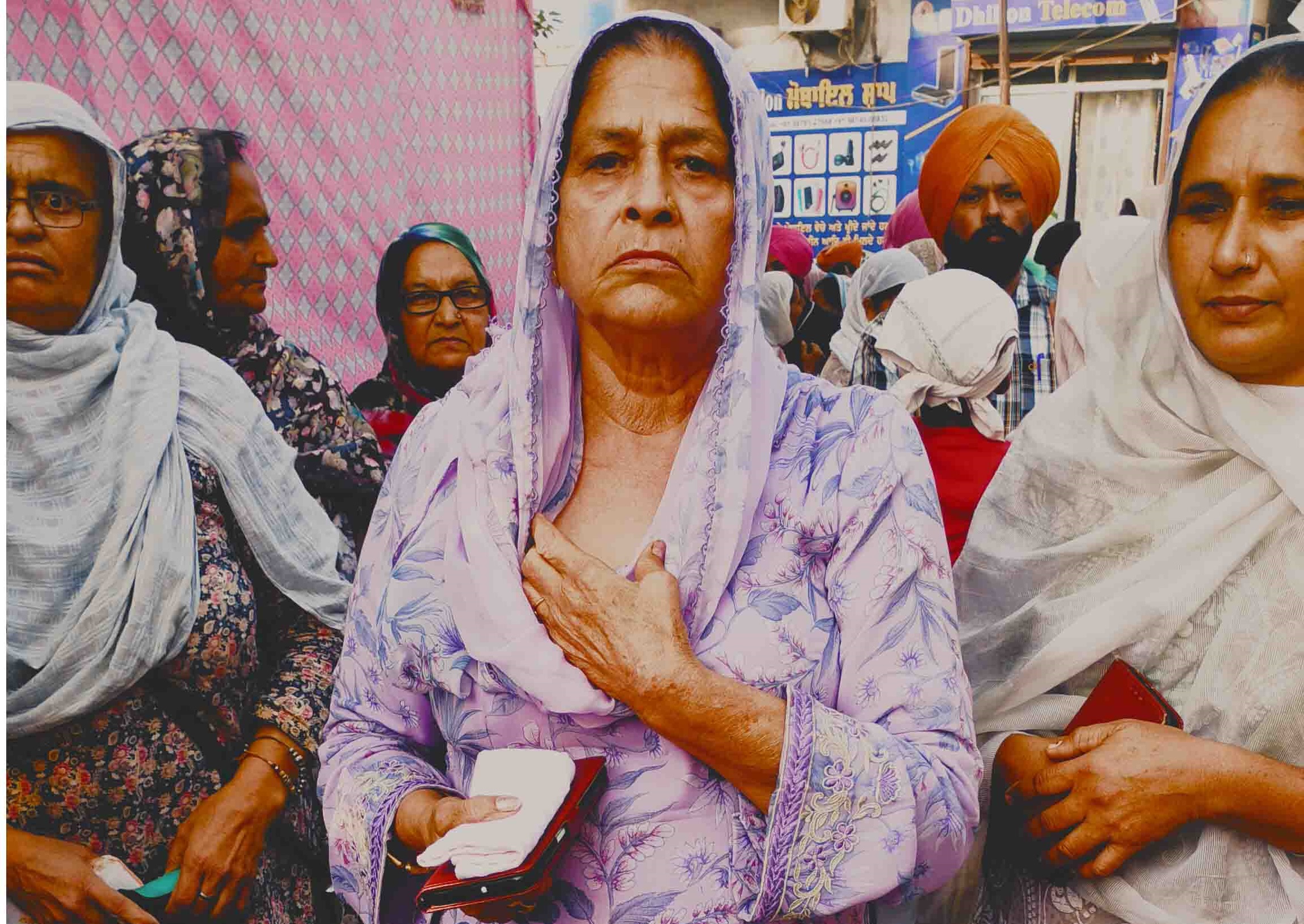 ਨਗਰ ਕੀਰਤਨ ਦੌਰਾਨ ਮਹਿਲਾ ਸ਼ਰਧਾਲੂ ਨਾਲ ਲੁੱਟ! ਢਾਈ ਤੋਲਿਆਂ ਦੀ ਸੋਨੇ ਦੀ ਚੇਨ ਤੇ ਹੋਰ ਸਾਮਾਨ ਗਾਇਬ