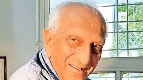 astronaut  eknath vasant chitnis  passes away