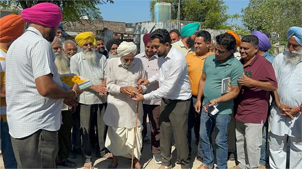 mla dinesh chadha unique initiative  construction road started by elderly man