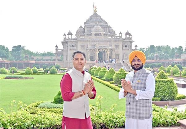 aman arora  tarunpreet saund  akshardham