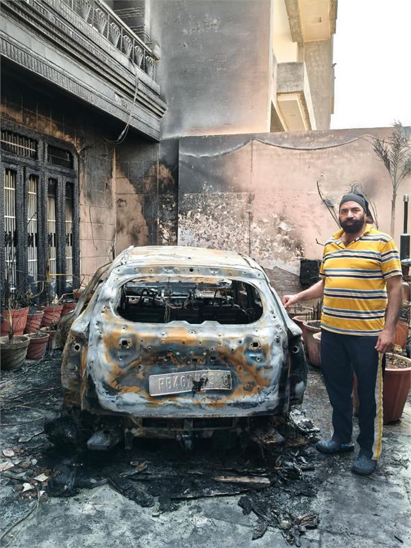 diwali  doctor  car  fire