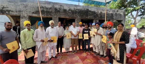 shamsher singh distributed compensation amount of flood affected farmers
