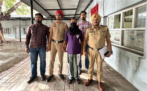 smugler arrested with liquor