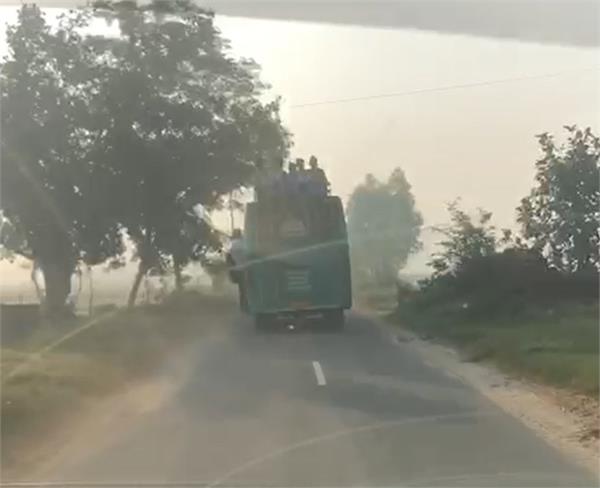 overloaded bus  video  traffic police