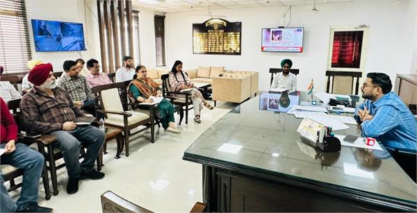 gurdaspur dc holds meeting  to the martyrdom day of sri guru tegh bahadur ji