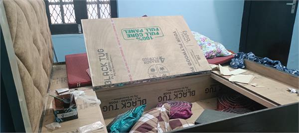 thieves targeted a locked house
