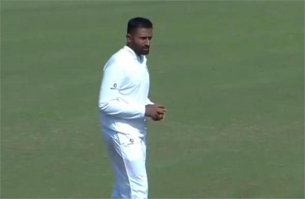 shreyas took 8 wickets sakariya and dodiya partnership