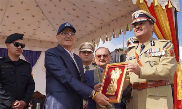lg kavinder gupta pays tribute to brave employees