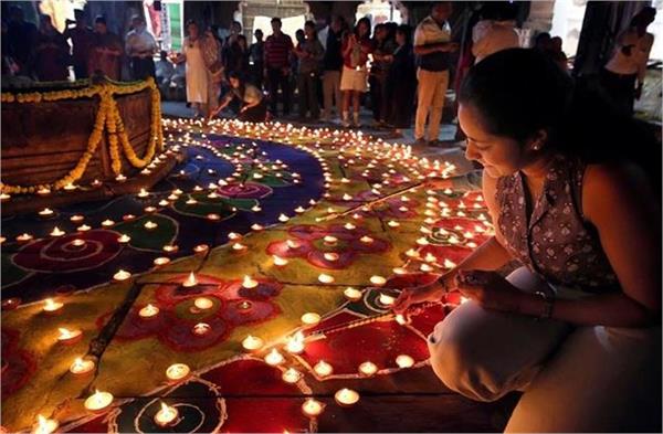 know the exact dates and auspicious times from dhanteras to bhai dooj