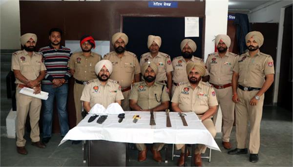 drug smugglers including ganja arrested