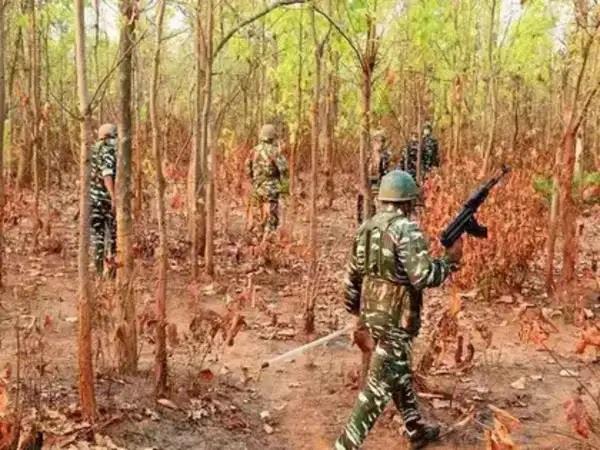 21 naxalites surrender in chhattisgarh