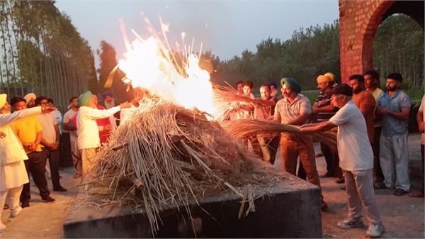 sangeeta  who died under mysterious circumstances  was cremated 