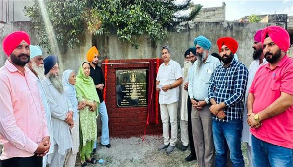 halqa incharge shamsher singh laid foundation stone of five more link roads