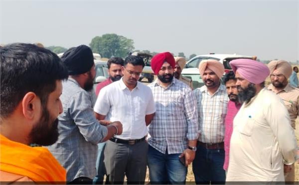 deputy commissioner inspects stubble dump in channanwal village