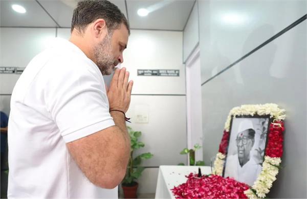 sitaram kesri who was locked in bathroom why congress