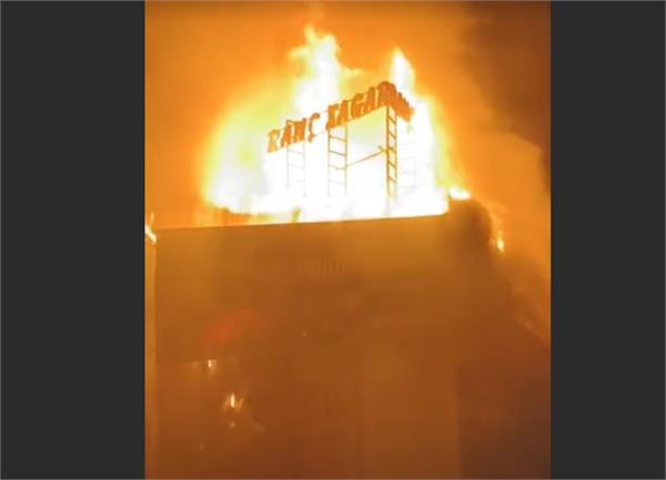 fire breaks out in paint warehouse  several fire brigade vehicles reach the spot