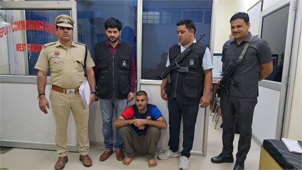 gangster sunil  who shot at singer fazilpuria  arrested from delhi airport