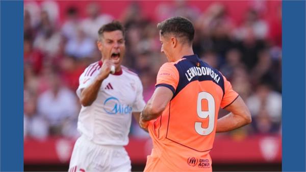 lewandowski misses penalty  barcelona loses to sevilla