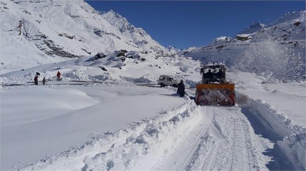 snow rohtang pass of himachal pradesh 