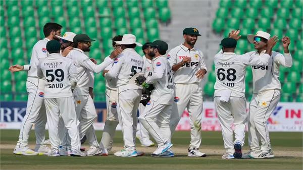 pakistan ended 10 match winning streak by defeating south africa by 93 runs