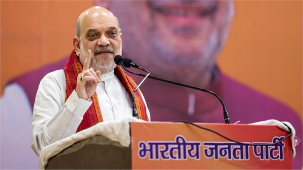 police officer suspended for coming to duty drunk during shah  s visit