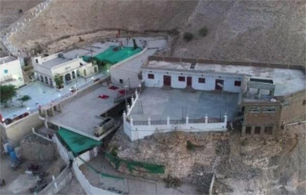 protests in hindu community over cutting of hill near kalka devi temple