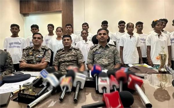 15 naxalites surrender in sukma chhattisgarh