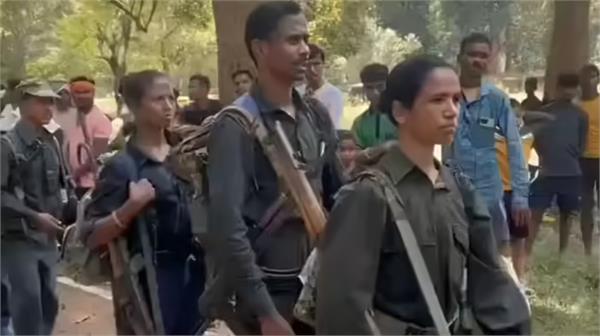 28 naxalites carrying a bounty of 89 lakh surrender with wepons