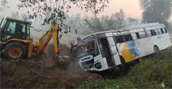 google map error tourist bus fell into ditch