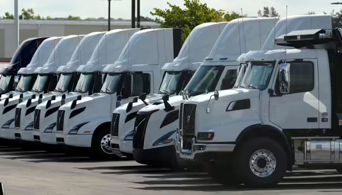 ਅਮਰੀਕਾ ’ਚ 17,000 ਵਿਦੇਸ਼ੀ ਟਰੱਕ ਡਰਾਈਵਰਾਂ ਦੇ ਲਾਇਸੈਂਸਾਂ ’ਤੇ ‘ਕੈਂਚੀ’, ਰਡਾਰ ’ਤੇ ਸਭ ਤੋਂ ਵੱਧ ਭਾਰਤੀ