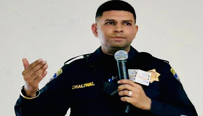 ਬੇਕਰਸਫੀਲਡ ''ਚ ਹਾਈਵੇਅ ਪੈਟਰੋਲਿੰਗ ਅਫਸਰ ਹਰਦੀਪ ਧਾਲੀਵਾਲ ਨੇ ਟਰੱਕਿੰਗ ਸਬੰਧੀ ਪੰਜਾਬੀਆਂ ਨੂੰ ਕੀਤਾ ਜਾਗਰੂਕ