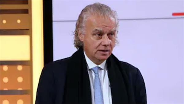 free schemes are making india  s rupee weak  christopher wood