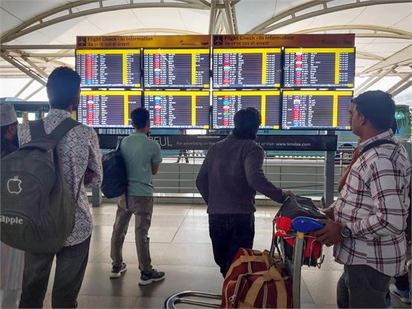 technical glitch at delhi airport resolved