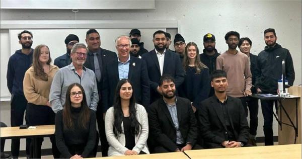 conservative party hosts   pizza and politics   event