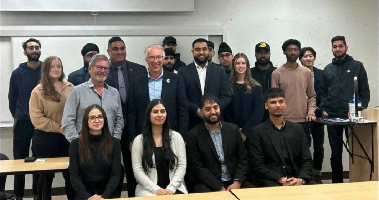 ਕੰਜਰਵੇਟਿਵ ਪਾਰਟੀ ਵਲੋਂ ''ਪੀਜ਼ਾ ਐਂਡ ਪੋਲੀਟਿਕਸ'' ਪ੍ਰੋਗਰਾਮ ਦੀ ਮੇਜ਼ਬਾਨੀ