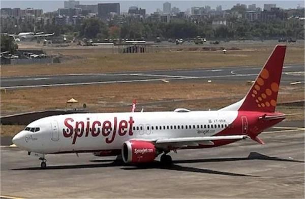 spicejet plane engine fails in mid air