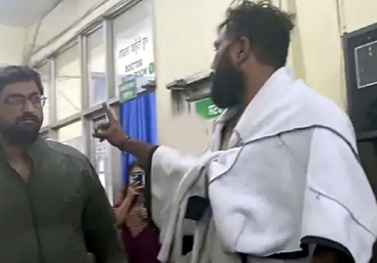 ਸਿਵਲ ਹਸਪਤਾਲ ’ਚ ਫਿਰ ਭਿੜੀਆਂ 2 ਧਿਰਾਂ, ਐਮਰਜੈਂਸੀ ਵਾਰਡ ਤੱਕ ਪੁੱਜਾ ਘਰੇਲੂ ਕਲੇਸ਼