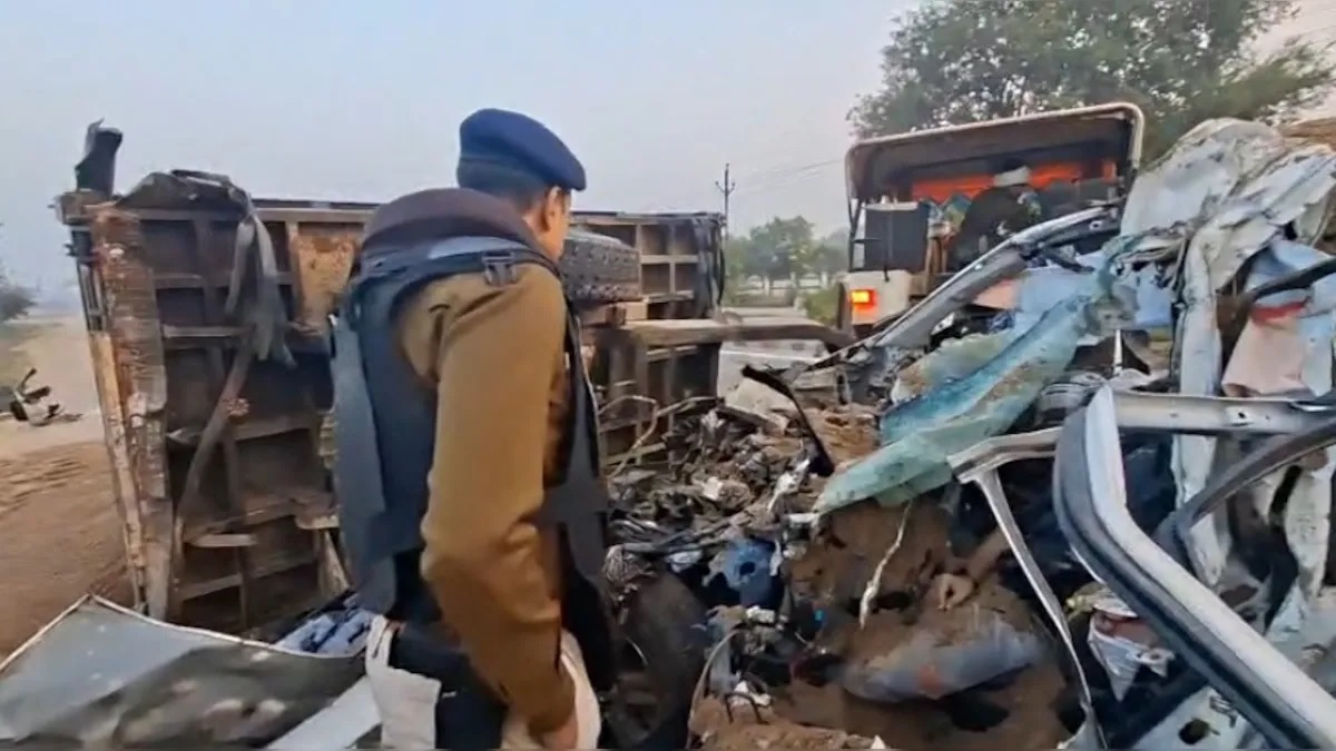 MP ; ਤੇਜ਼ ਰਫ਼ਤਾਰ Fortuner ਬਣੀ ''ਕਾਲ਼'' ! ਉੱਡ ਗਏ ਪਰਖੱਚੇ, ਅੰਦਰ ਬੈਠੇ 5 ਲੋਕਾਂ ਦੀ ਗਈ ਜਾਨ