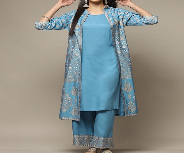 ਮੁਟਿਆਰਾਂ ਨੂੰ ਸਟਾਈਲਿਸ਼ ਲੁਕ ਦੇ ਰਹੇ ਹਨ ਥ੍ਰੀ-ਪੀਸ ਸੈੱਟ