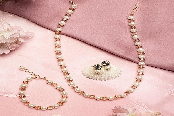 ਮੁਟਿਆਰਾਂ ਦੀ ਲੁਕ ’ਚ ਚਾਰ ਚੰਦ ਲਗਾ ਰਹੀ ਟਰੈਂਡੀ ਅਸੈੱਸਰੀਜ਼