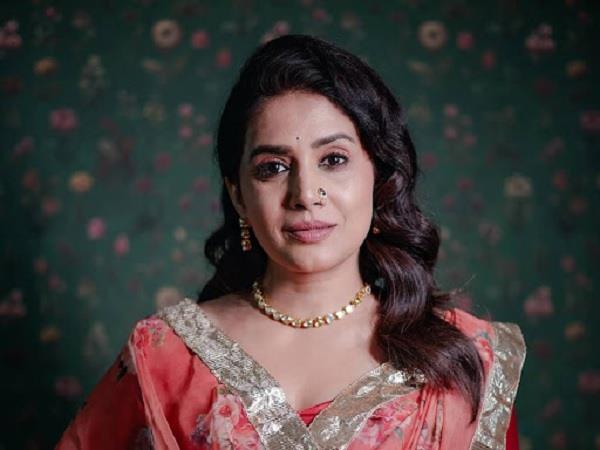 powerful poster of sonali kulkarni from   the paradise   released