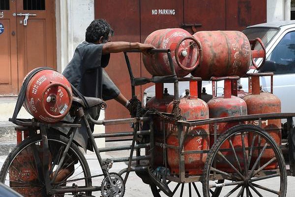 ਪੰਜਾਬ ''ਚ LPG ਗੈਸ ਸਿਲੰਡਰ ਵਰਤਣ ਵਾਲਿਆਂ ਲਈ ਵੱਡੀ ਖ਼ਬਰ, ਨਵੀਂ ਨੋਟੀਫਿਕੇਸ਼ਨ ਹੋਈ ਜਾਰੀ