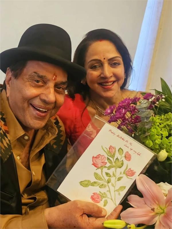 hema malini shares more  treasured photos   with dharmendra