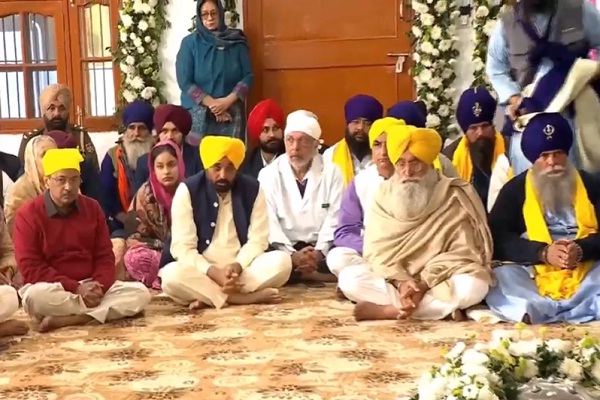 350ਵੇਂ ਸ਼ਹੀਦੀ ਪੁਰਬ ਮੌਕੇ CM ਮਾਨ ਤੇ ਕੇਜਰੀਵਾਲ ਨੇ ਭਰੀ ਹਾਜ਼ਰੀ, ਸ੍ਰੀ ਅਖੰਡ ਪਾਠ ਸਾਹਿਬ ਦੇ ਪਾਏ ਗਏ ਭੋਗ (ਵੀਡੀਓ)
