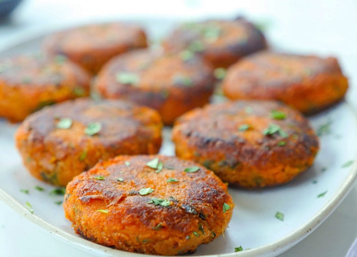 ਅੱਖਾਂ ਤੇ ਦਿਲ ਲਈ ਬੇਹੱਦ ਫ਼ਾਇਦੇਮੰਦ ਹੈ ਸ਼ਕਰਕੰਦੀ, ਘਰ ''ਚ ਬਣਾਓ ਇਸ ਦੀ ਹੈਲਦੀ ਟਿੱਕੀ