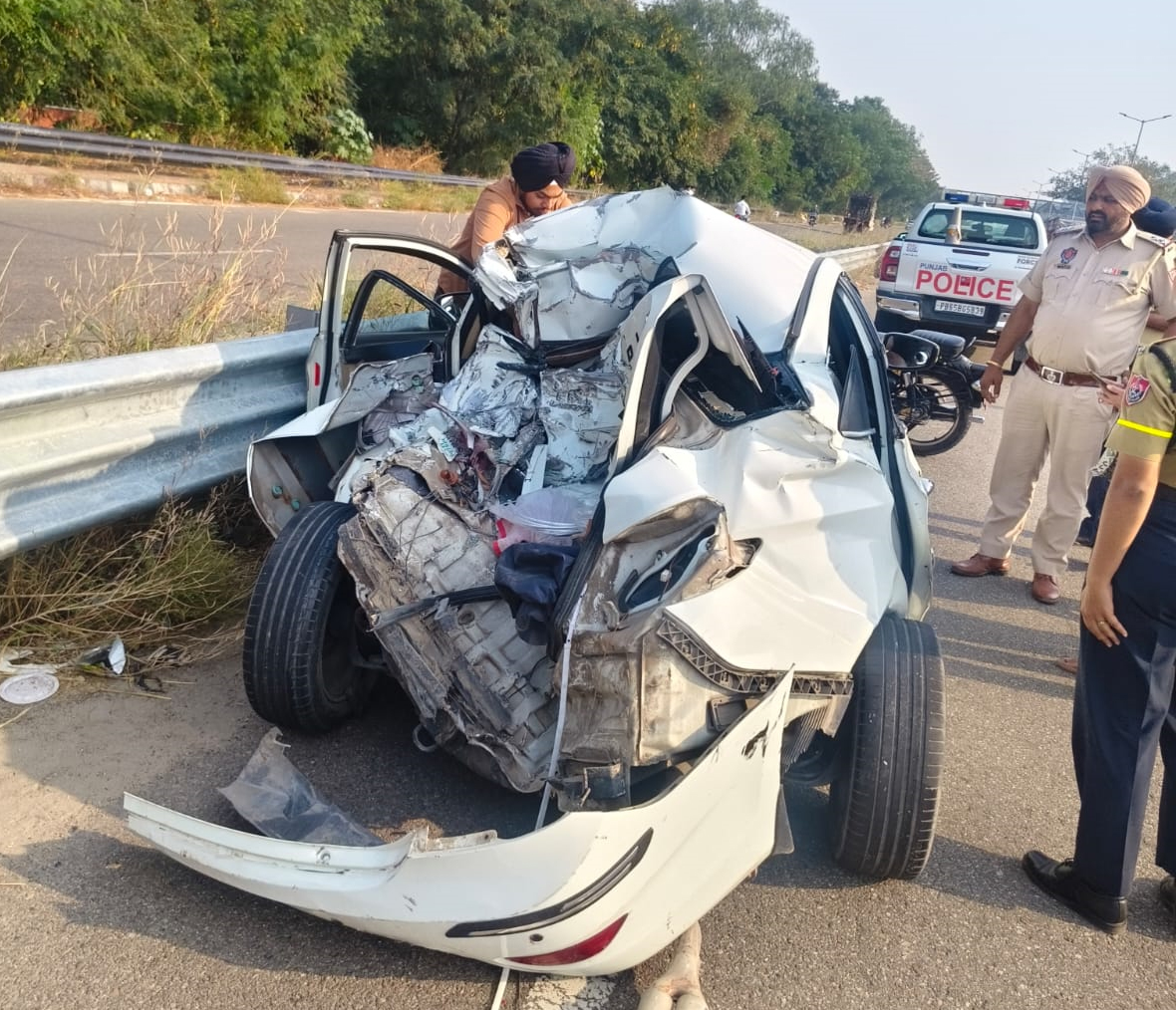 ਤੇਜ਼ ਰਫ਼ਤਾਰ ਟਿੱਪਰ ਨੇ ਕਾਰ ਨੂੰ ਪਿੱਛਿਓਂ ਮਾਰੀ ਟੱਕਰ, ਔਰਤ ਦੀ ਮੌਤ
