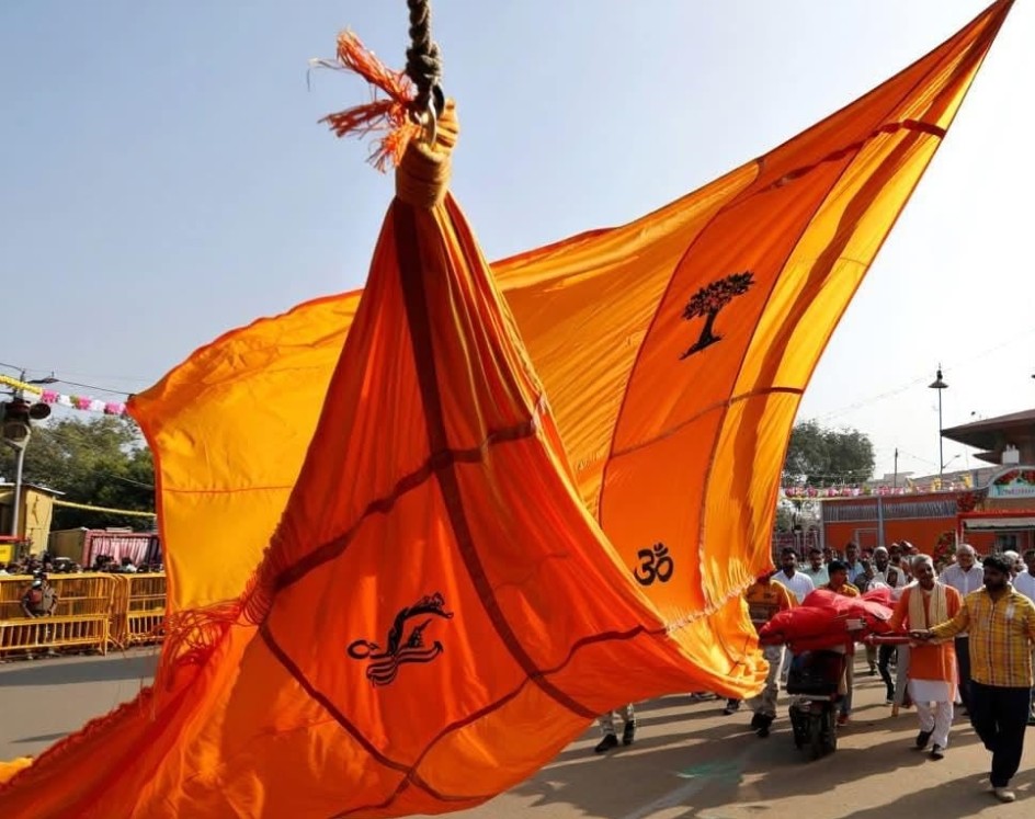 ਗੁਜਰਾਤ ''ਚ ਤਿਆਰ ਹੋਇਆ ਰਾਮ ਮੰਦਰ ਦਾ ਭਗਵਾ ਝੰਡਾ, ਜਾਣੋ ਕੀ ਹੈ ਖਸੀਅਤ