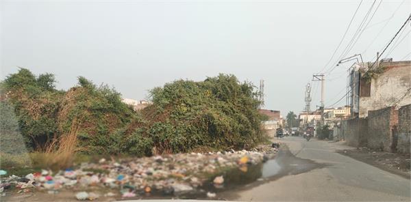 garbage piled up in the cantonment area