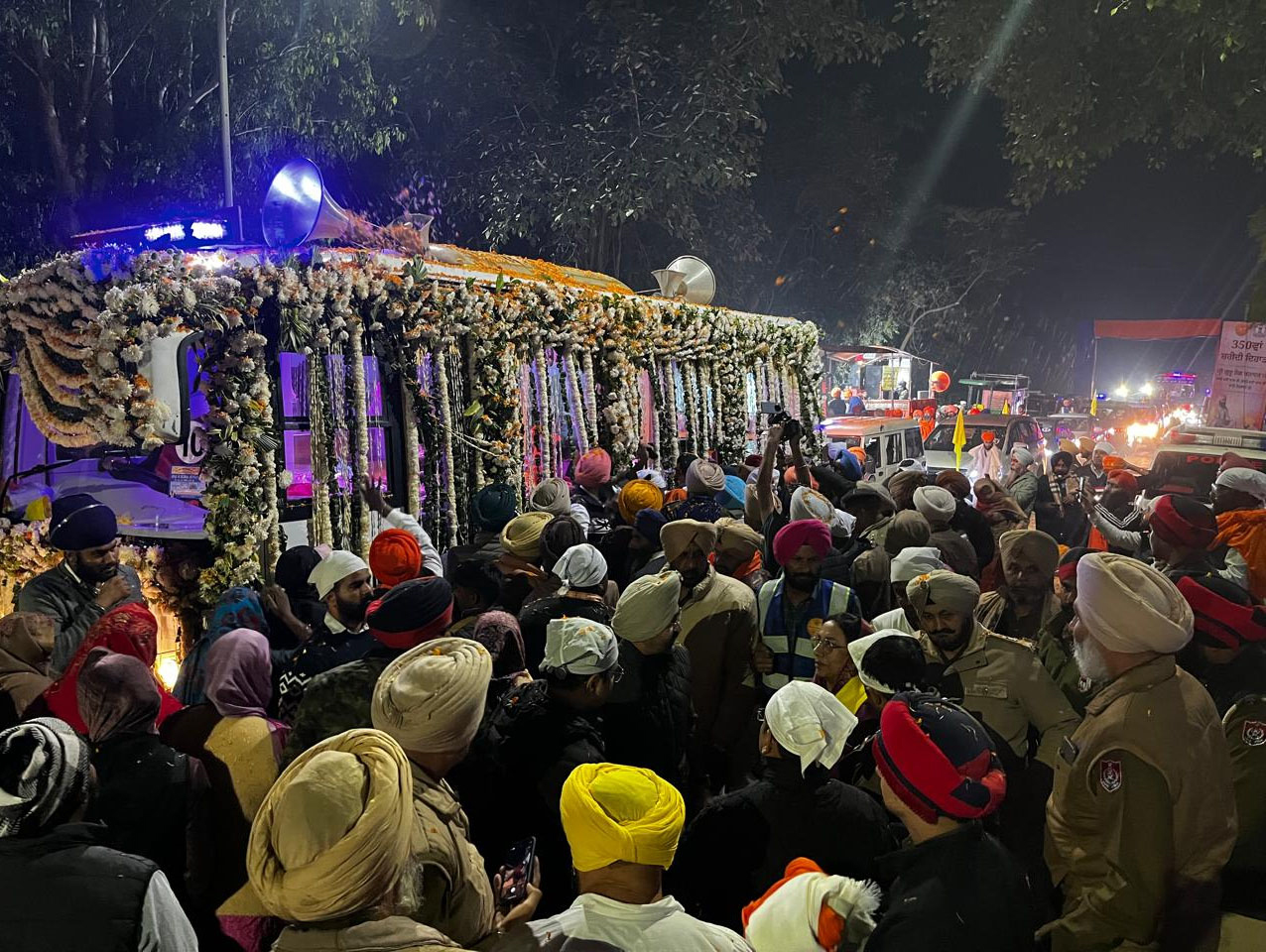 350ਵੇਂ ਸ਼ਹੀਦੀ ਦਿਹਾੜੇ ਨੂੰ ਸਮਰਪਿਤ ਨਗਰ ਕੀਰਤਨ ਦਾ ਕਪੂਰਥਲਾ ਜ਼ਿਲ੍ਹੇ ’ਚ ਪਹੁੰਚਣ ’ਤੇ ਸੰਗਤ ਵੱਲੋਂ ਭਰਵਾਂ ਸਵਾਗਤ