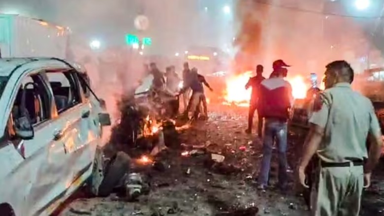 Delhi blast : ਅਮੋਨੀਅਮ ਨਾਈਟ੍ਰੇਟ ਕਾਰਨ ਹੋਇਆ ਧਮਾਕਾ ! ਸ਼ੁਰੂਆਤੀ ਜਾਂਚ ''ਚ ਹੋਇਆ ਖੁਲਾਸਾ